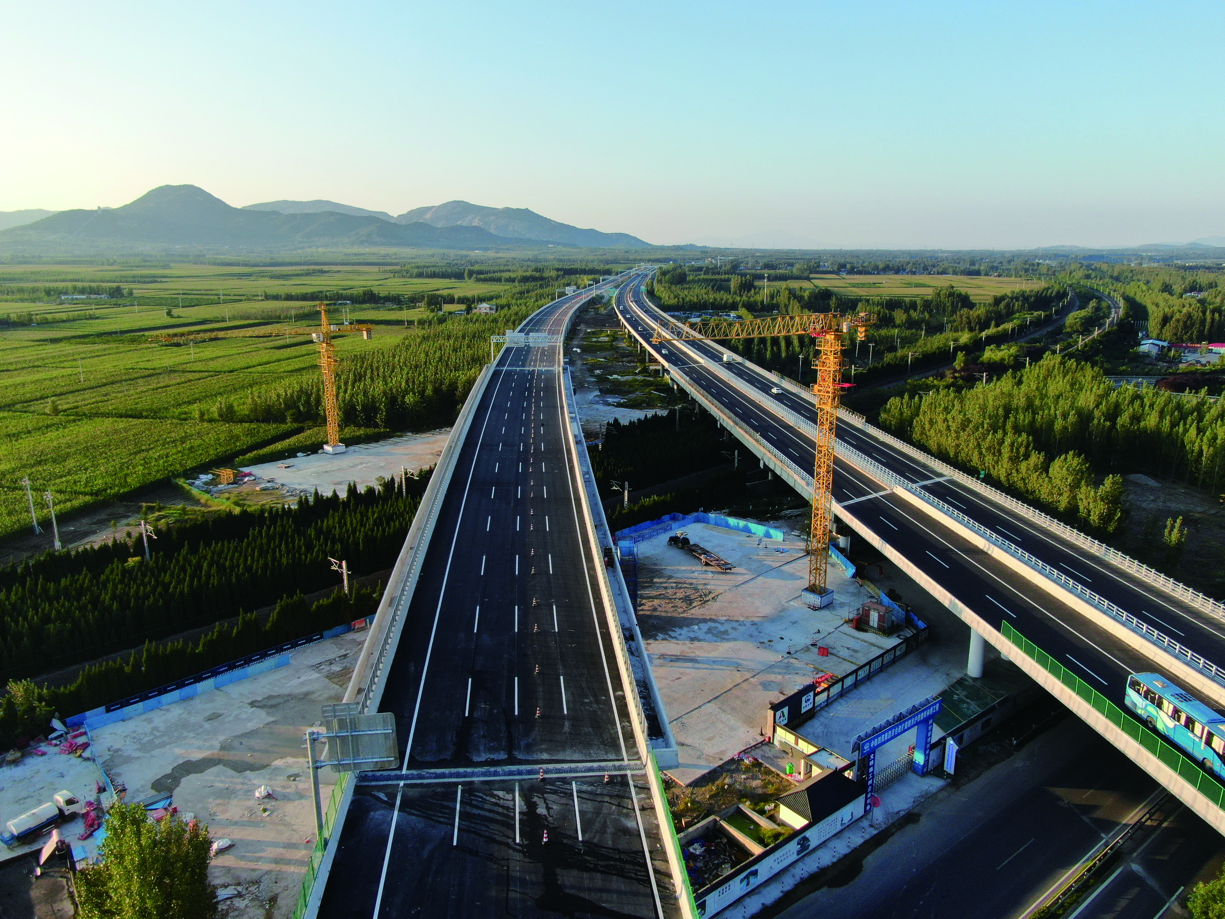 京臺高速公路泰安至棗莊（魯蘇界）段改擴建工程.jpg